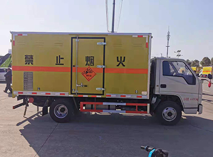 栾川爆破器材运输车